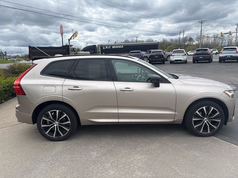 Used 2023 Volvo XC60 B5 Plus w/ Climate Package AWD/4WD image 5