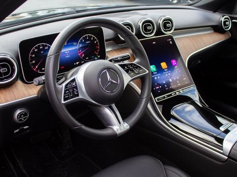 Used 2025 Mercedes-Benz C 300 4MATIC Sedan image 11