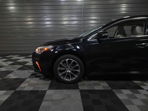 Used 2018 Toyota Avalon XLE Premium image 40