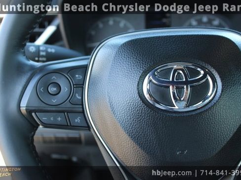 Used 2025 Toyota Corolla SE image 20