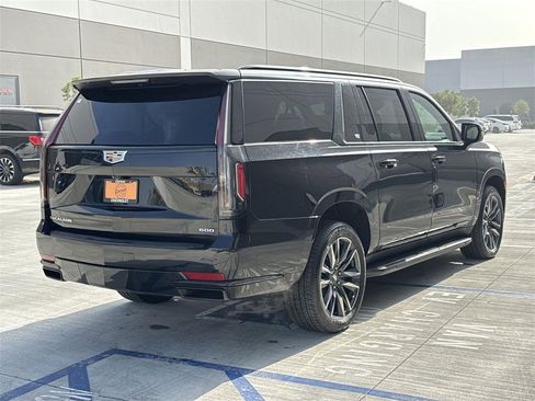 Used 2023 Cadillac Escalade ESV Sport image 3