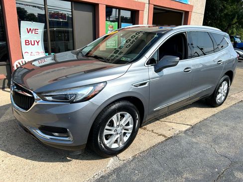 Used 2018 Buick Enclave Essence image 2