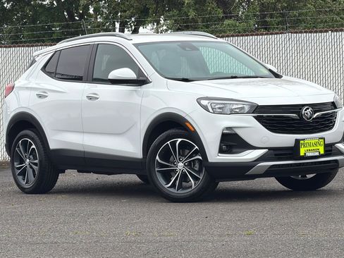 Used 2022 Buick Encore GX Select FWD image 2