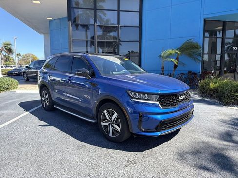 Used 2023 Kia Sorento S w/ Panoramic Sunroof Package image 2
