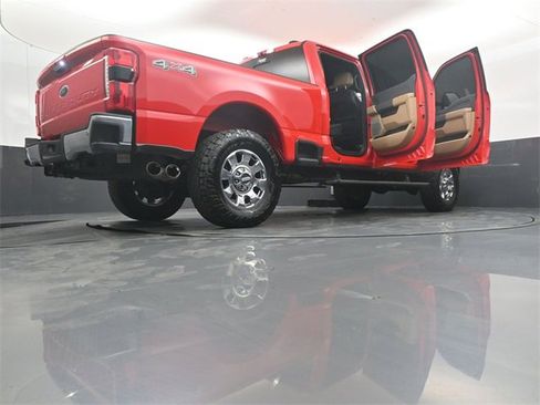 Used 2024 Ford F250 Lariat w/ Chrome Package image 51