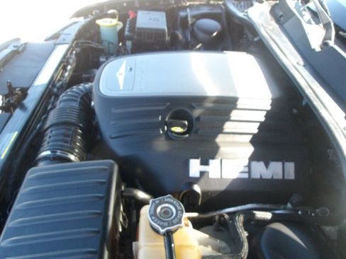 Used 2006 Chrysler 300 C w/ Protection Group II image 28