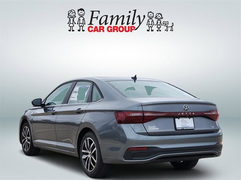 New 2026 Volkswagen Jetta SE image 3