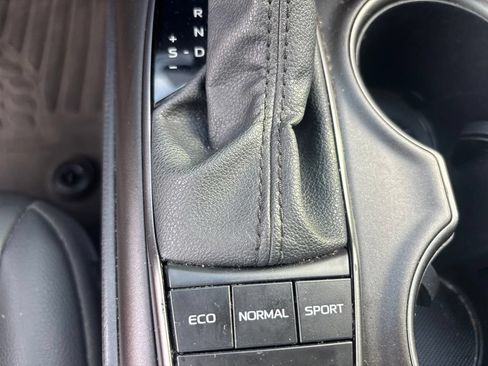 Used 2022 Toyota Camry SE FWD image 25