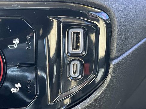 Used 2023 Chevrolet Silverado 1500 LT image 24