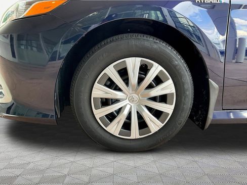 Used 2021 Toyota Camry LE FWD image 31