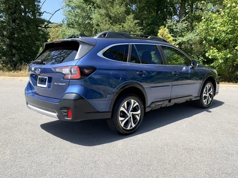 Used 2022 Subaru Outback Limited AWD/4WD image 7