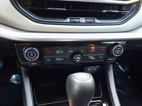 Used 2024 Jeep Compass Limited image 20