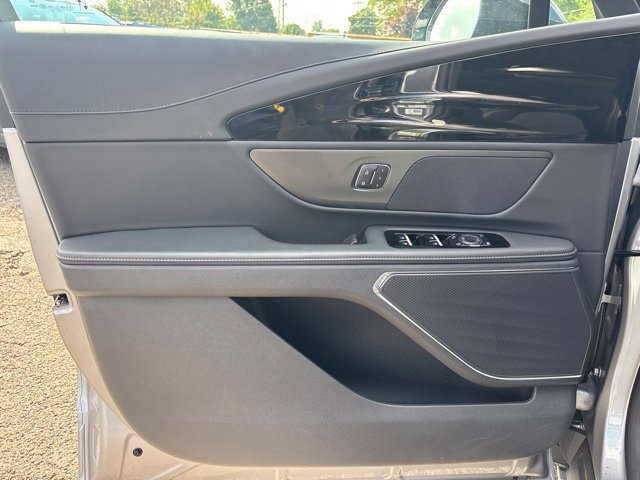 New 2026 Lincoln Nautilus Premier w/ Jet Appearance Package AWD/4WD image 13