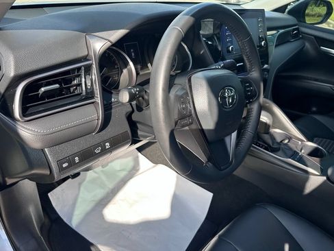 Used 2024 Toyota Camry SE FWD image 11