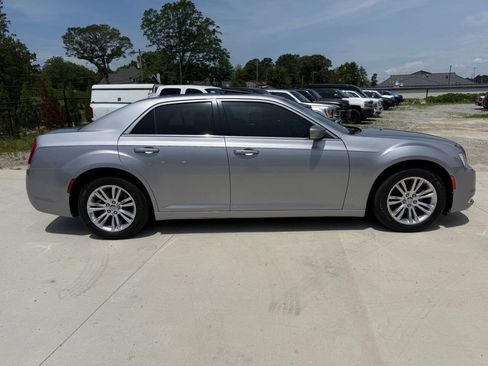 Used 2017 Chrysler 300 Limited w/ 300 Premium Group RWD image 11