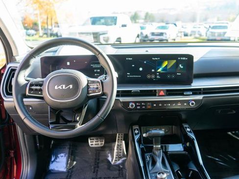Certified 2025 Kia Sorento SX image 16