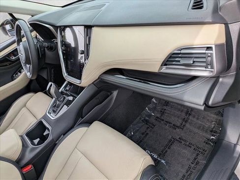 Used 2020 Subaru Outback Limited image 21