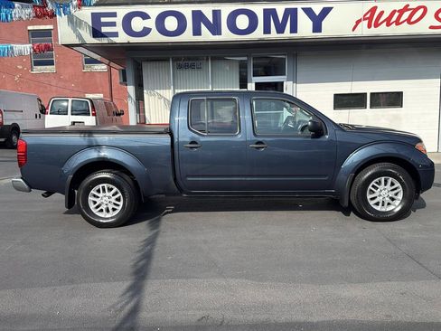 Used 2015 Nissan Frontier SV w/ SV Value Truck Package AWD/4WD image 2