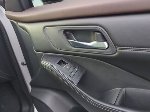 Used 2023 Nissan Rogue SL w/ SL Premium Package FWD image 29