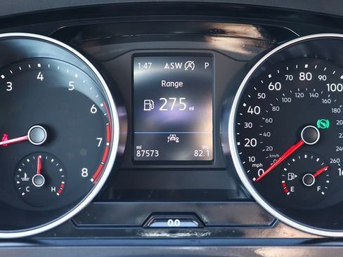 Used 2021 Volkswagen Tiguan SE image 44