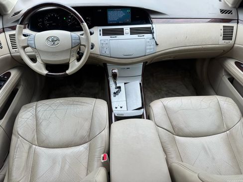 Used 2010 Toyota Avalon XL image 12