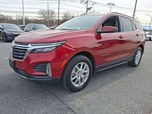 Used 2023 Chevrolet Equinox LT AWD/4WD image 3