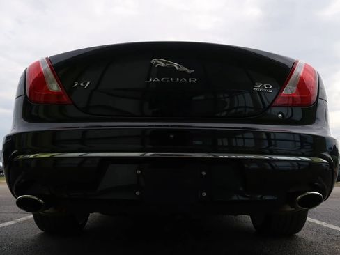 Used 2017 Jaguar XJ R-Sport image 11