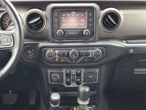 Used 2018 Jeep Wrangler Unlimited Sport S image 22