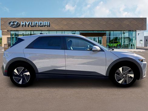 New 2026 Hyundai Ioniq 5 SEL AWD/4WD image 9