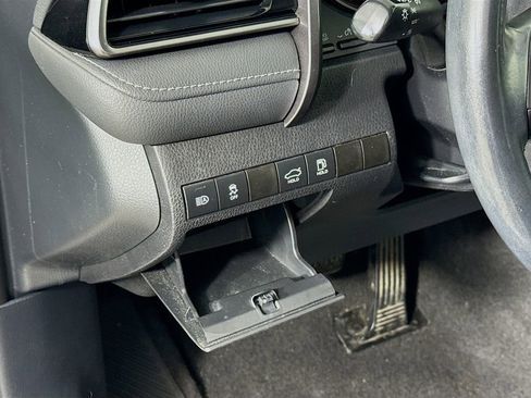 Used 2021 Toyota Camry XSE image 10