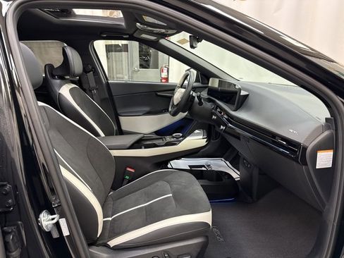 Used 2025 Kia EV6 GT-Line image 32