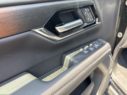New 2026 GMC Yukon XL Denali w/ Sun & Power Step Package AWD/4WD image 13