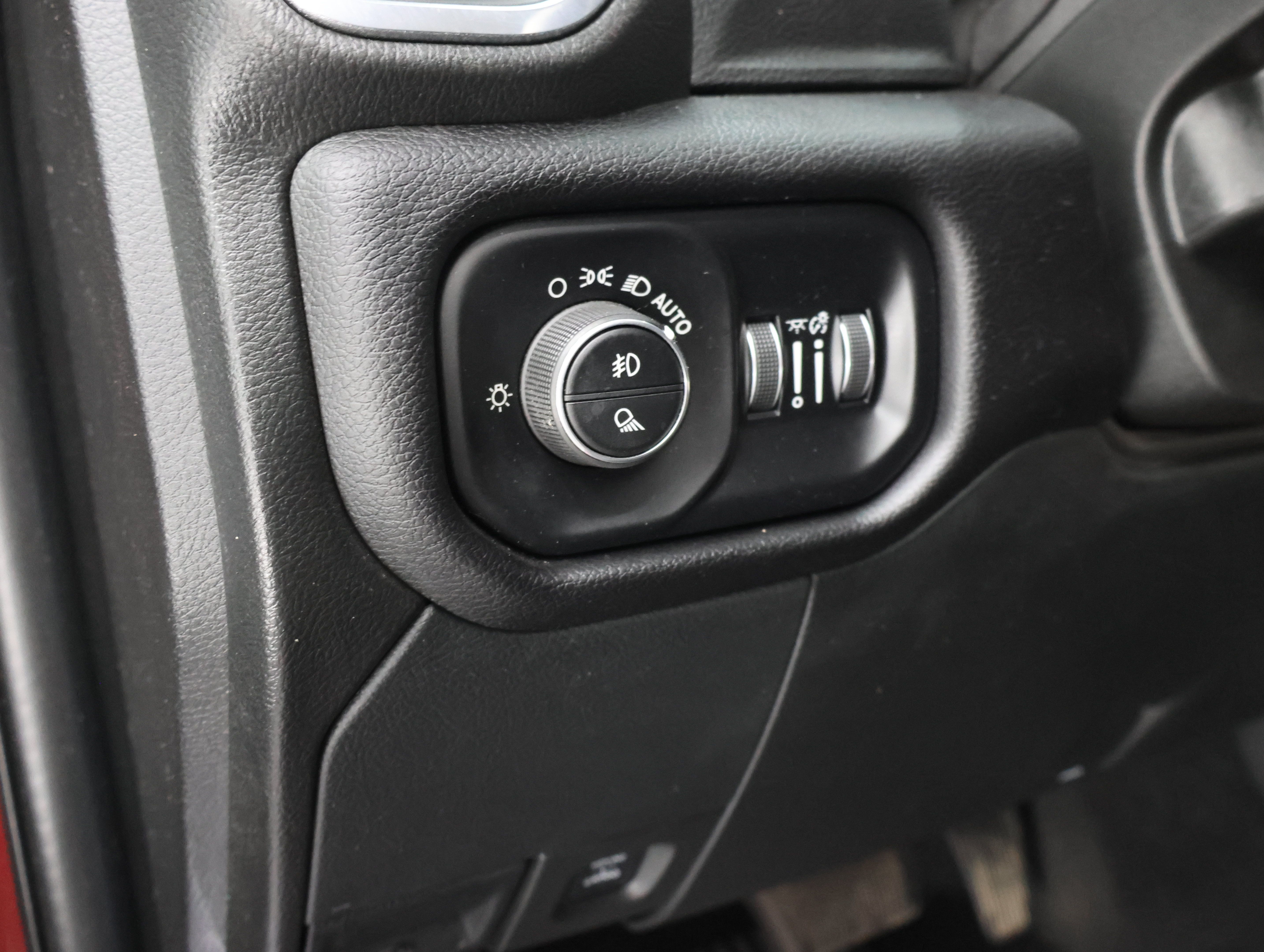 Used 2024 RAM 2500 Laramie AWD/4WD image 39