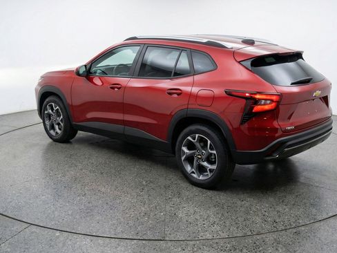 Used 2025 Chevrolet Trax LT image 6