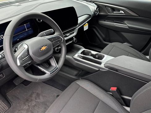 New 2026 Chevrolet Equinox EV LT w/ LPO, Blackout Package image 10