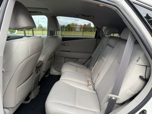 Certified 2023 Lexus ES 300h w/ Premium Package image 41