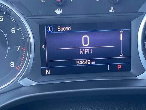 Used 2021 GMC Acadia SLE FWD image 15
