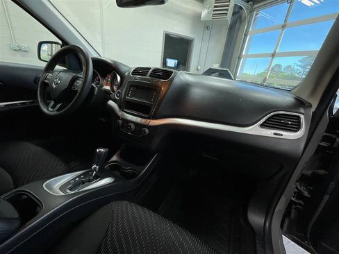 Used 2019 Dodge Journey SE image 26