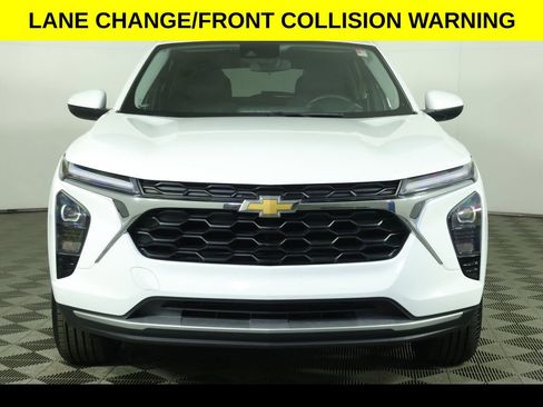 Used 2024 Chevrolet Trax LT w/ Driver Confidence Package image 11