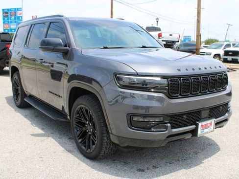 Used 2023 Jeep Wagoneer Series II AWD/4WD image 3