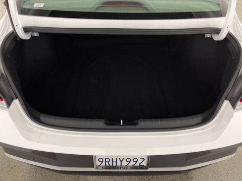 Used 2025 Hyundai Elantra Hybrid FWD image 10