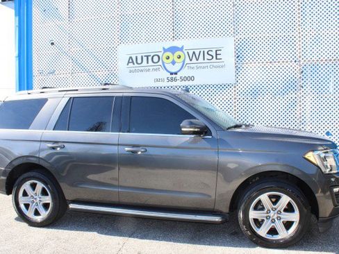 Used 2019 Ford Expedition XLT w/ Equipment Group 202A RWD image 2