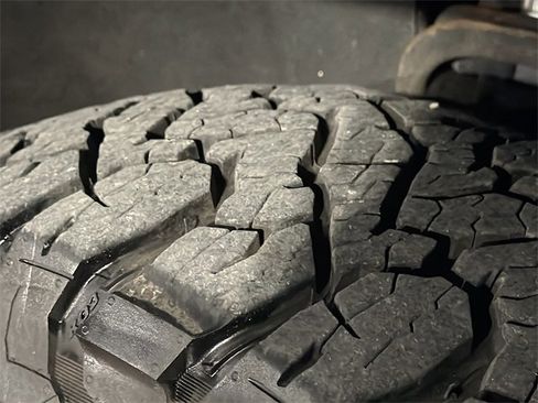 Used 2019 Chevrolet Suburban LT image 14