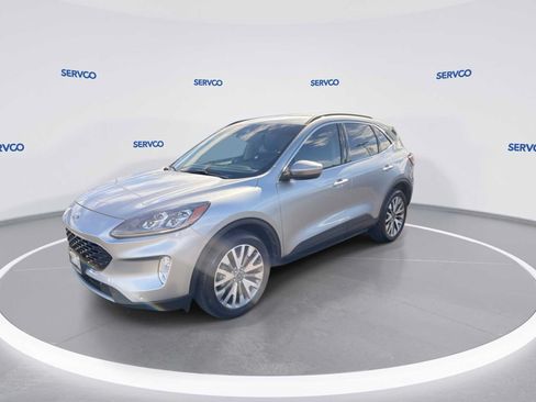 Used 2022 Ford Escape Titanium AWD/4WD image 4