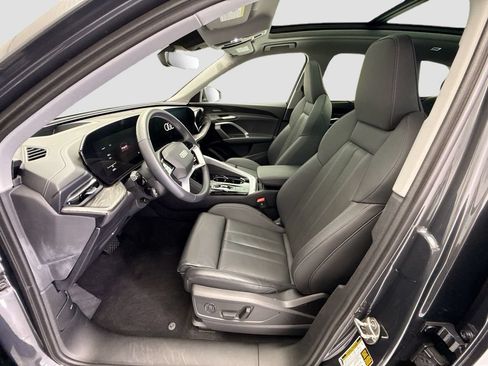 Used 2025 Audi Q5 Premium Plus w/ Premium Plus AWD/4WD image 18