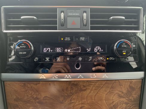 Used 2023 Nissan Armada SL w/ Captain's Chairs Package AWD/4WD image 29