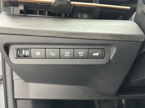 Used 2024 Nissan Ariya AWD image 21