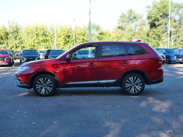 Used 2020 Mitsubishi Outlander SE AWD/4WD image 3