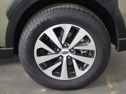 Used 2025 Subaru Outback Premium AWD/4WD image 39