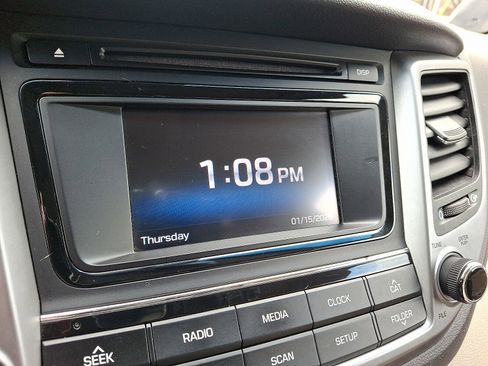 Used 2017 Hyundai Tucson SE image 16